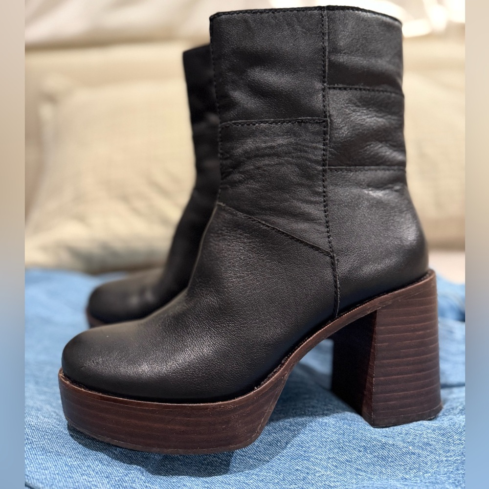 Lucky Brand - Omarey Zip Platform Boot Leather - 39/8